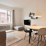 Nice 1-Bed In A Cosy Neighborhood